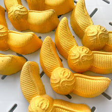 Load image into Gallery viewer, The Snitch Bath Bomb