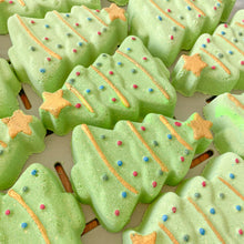 Load image into Gallery viewer, Christmas Tree Bath Bomb
