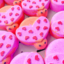 Load image into Gallery viewer, Love Bug Bath Bomb