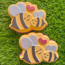 Load image into Gallery viewer, Loving Bees Bath Bomb - mothers day bath bomb - fathers day bath bomb