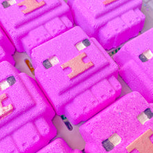 Load image into Gallery viewer, Gamer Pig Bath Bomb