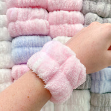 Load image into Gallery viewer, Fluffy Frog Wrist Wash bands