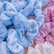 Load image into Gallery viewer, Shower Scrunchie