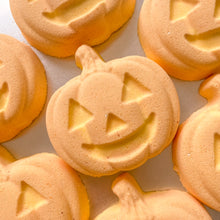 Load image into Gallery viewer, Spooky Pumpkin Bath Bomb