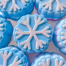 Load image into Gallery viewer, Snowflake Bath Bomb