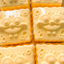Load image into Gallery viewer, Smiling Sponge Bath Bomb