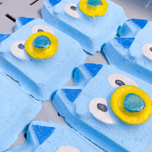 Load image into Gallery viewer, Blue Dog Bath Bomb