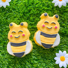 Load image into Gallery viewer, 10 Buzzing Bee Bath Bombs