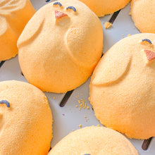 Load image into Gallery viewer, Chirpy Chick Bath Bomb
