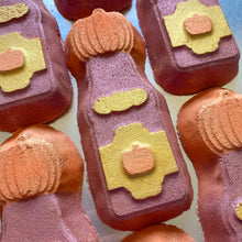 Load image into Gallery viewer, 10 Pumpkin Juice Bath Bombs
