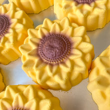 Load image into Gallery viewer, Sunny Sunflower Bath Bomb
