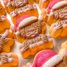 Load image into Gallery viewer, 10 Christmas Highland Cow Bath Bombs
