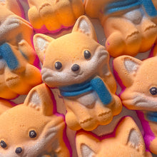 Load image into Gallery viewer, Winter Fox Bath Bomb
