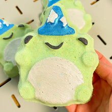 Load image into Gallery viewer, Frog Wizard Bath Bomb
