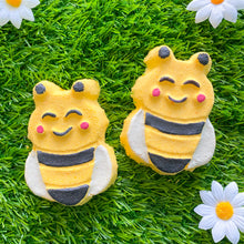 Load image into Gallery viewer, Buzzing Bee Bath Bomb
