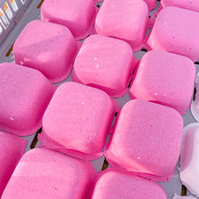 Load image into Gallery viewer, Sugar Plum Shower Steamer
